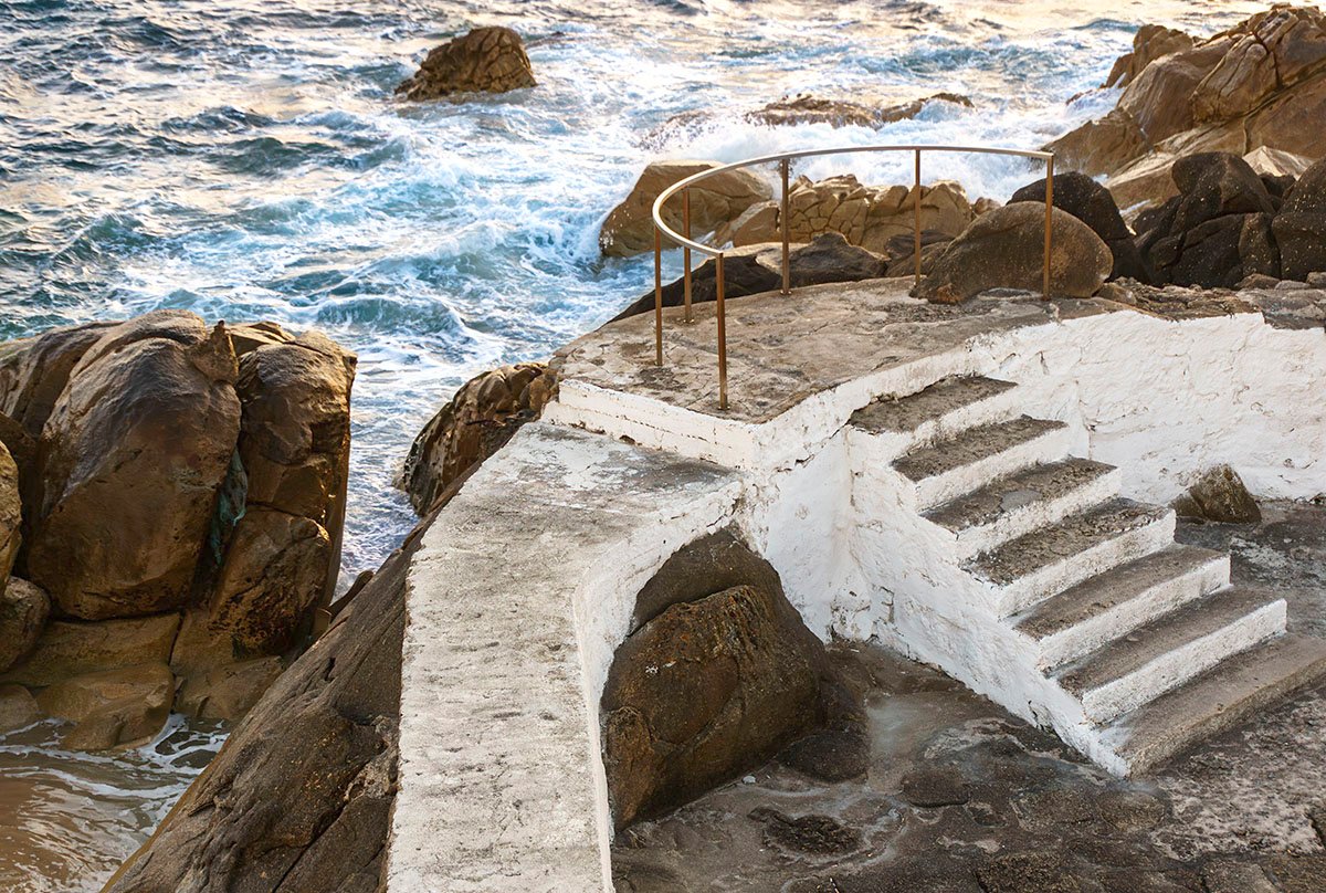 viladoconde3 Whitewashed steps and railing at rocky shoreline, waves breaking, Vila do Conde